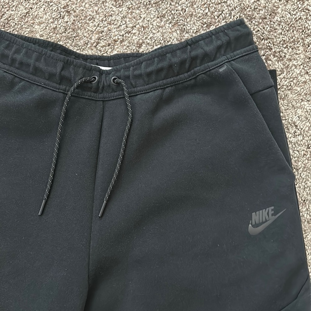 Men’s Nike slim fit joggers - Picture 1 of 5